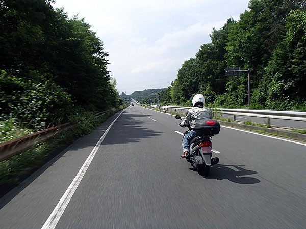 国道１号線を京都方面へ走行中